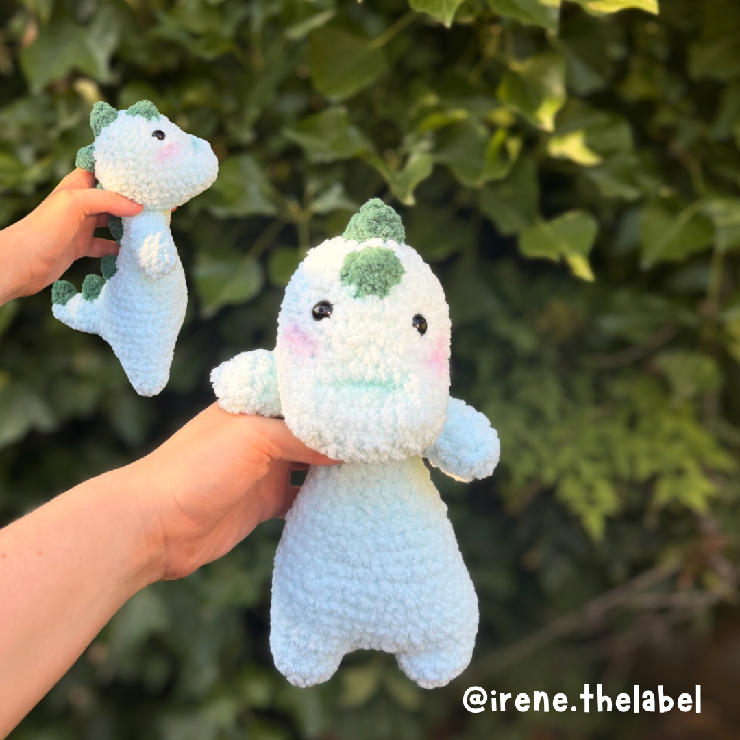 Plushie "Flausch Dino" 🌸